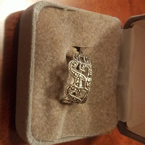 "F" Initial Marcasite Ring - Picture 2 of 3